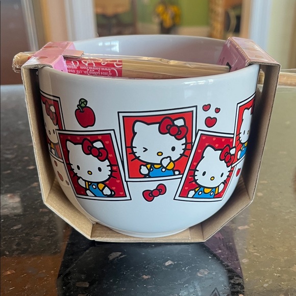 Hello Kitty Other - Hello Kitty 18 oz Ceramic Noodle Bowl with Chopsticks